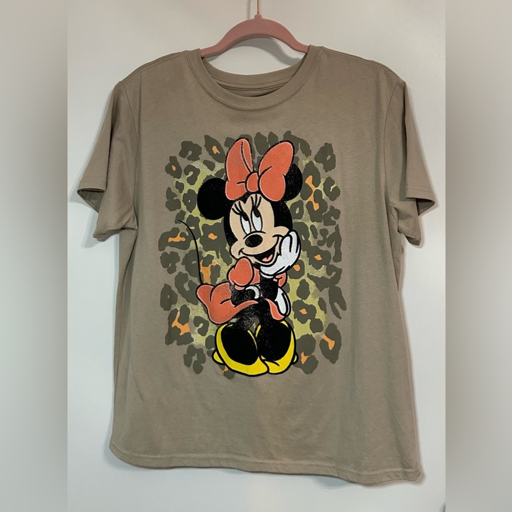 Disney Minnie Mouse T-Shirt / NWOT